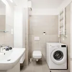 아파트 Stylish Living With Private Terrace