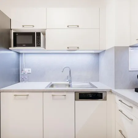 Stylish Living With Private Terrace 아파트 부다페스트