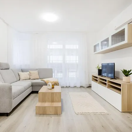 Stylish Living With Private Terrace Apartment Budapest
