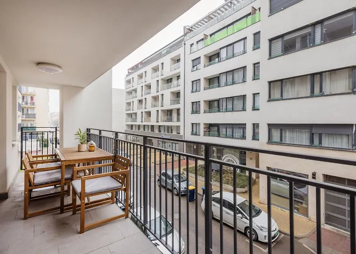 Stylish Living With Private Terrace Daire *