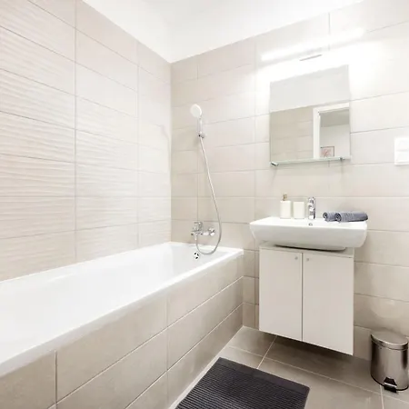 Stylish Living With Private Terrace 布达佩斯
