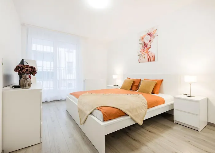 Stylish Living With Private Terrace Apartment *